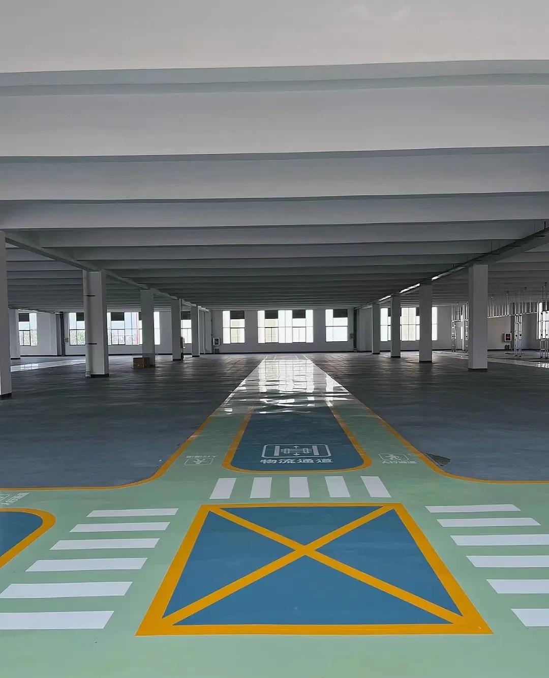 Water-Based vs Solvent-Free Epoxy Floor Paint Which Is Better for Industrial Floors